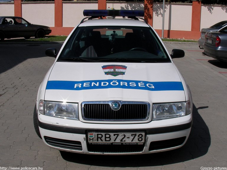 Skoda Octavia, fotó: Gzozzo pictures
Keywords: rendőrautó rendőrség rendőr magyar Magyarország RB72-78 Hungary hungarian police policecar