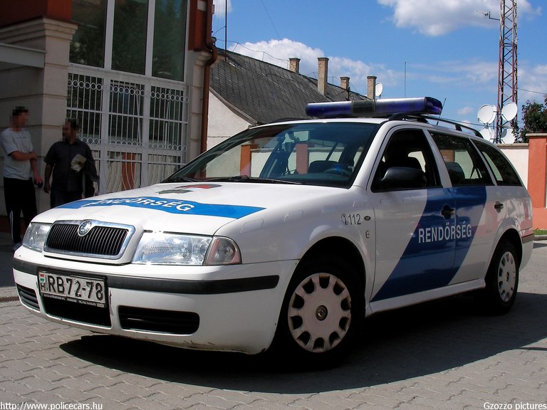 Skoda Octavia, fotó: Gzozzo pictures
Keywords: rendőrautó rendőrség rendőr magyar Magyarország RB72-78 Hungary hungarian police policecar