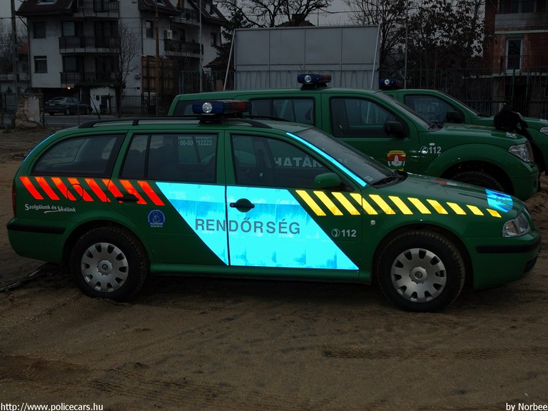 Skoda Octavia, fotó: Norbee
Keywords: rendőrautó rendőrség rendőr magyar Magyarország KUG-058 Hungary hungarian police policecar