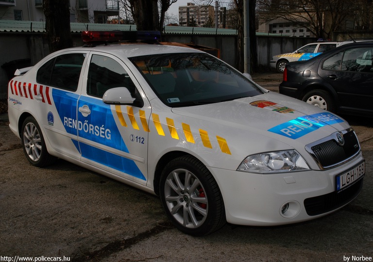 Skoda Octavia II RS, fotó: Norbee
Keywords: rendőrautó rendőrség rendőr magyar Magyarország LGH-159 Hungary hungarian police policecar