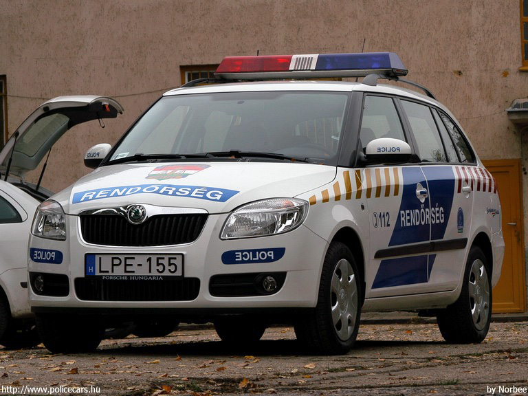 Skoda Fabia II, fotó: Norbee
Keywords: rendőrautó rendőrség rendőr magyar Magyarország LPE-155 Hungary hungarian police policecar