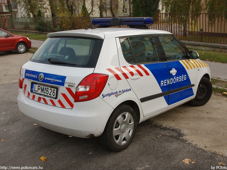 Skoda Fabia II, fotó: PChris
Keywords: rendőr rendőrautó rendőrség magyar Magyarország LPM-626 Hungary hungarian police policecar