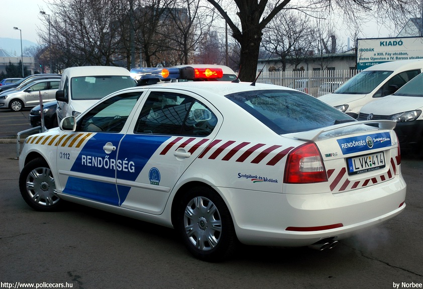 Skoda Octavia II RS, fotó: Norbee
Keywords: rendőr rendőrautó rendőrség magyar Magyarország LVK-414 Hungary hungarian police policecar