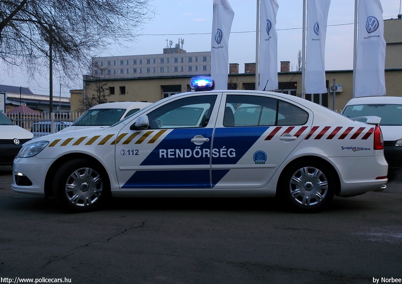 Skoda Octavia II RS, fotó: Norbee
Keywords: rendőr rendőrautó rendőrség magyar Magyarország LVK-414 Hungary hungarian police policecar