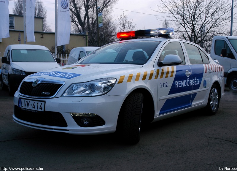 Skoda Octavia II RS, fotó: Norbee
Keywords: rendőr rendőrautó rendőrség magyar Magyarország LVK-414 Hungary hungarian police policecar
