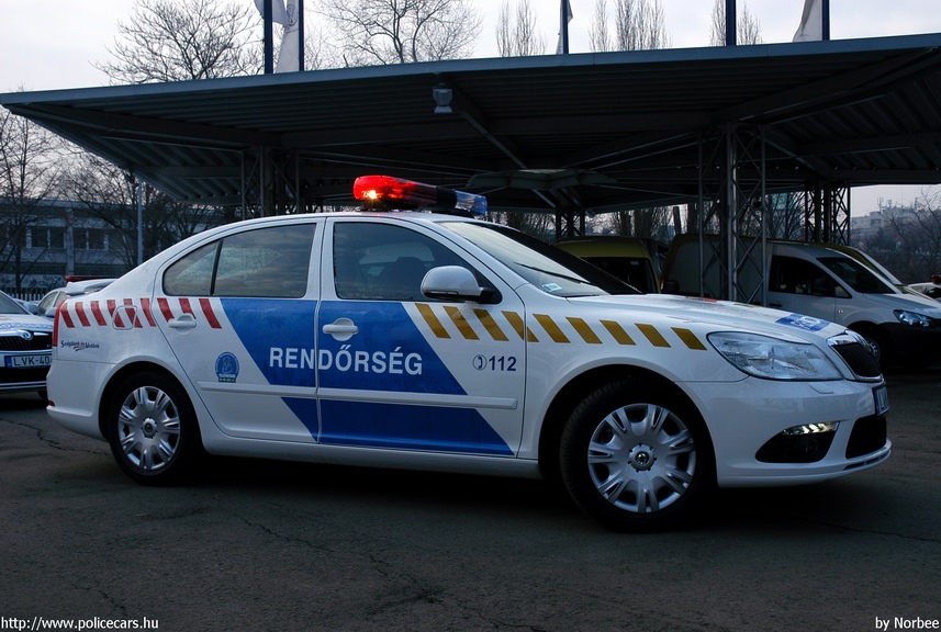 Skoda Octavia II RS, fotó: Norbee
Keywords: rendőr rendőrautó rendőrség magyar Magyarország LVK-414 Hungary hungarian police policecar