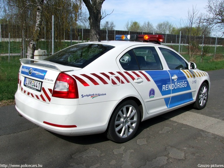 Skoda Octavia II RS, fotó: Gzozzo pictures
Keywords: rendőr rendőrautó rendőrség magyar Magyarország LVK-441 Hungary hungarian police policecar