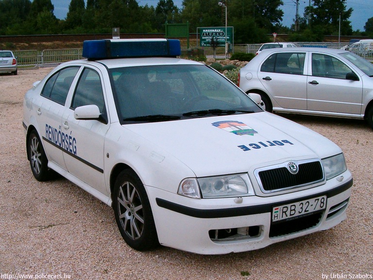 Skoda Octavia RS, fotó: Urbán Szabolcs
Keywords: rendőr rendőrautó rendőrség magyar Magyarország RB32-78 Hungary hungarian police policecar