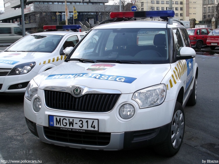 Skoda Yeti, fotó: Bbazsa
Keywords: rendőr rendőrautó rendőrség magyar Magyarország MGW-314 Hungary hungarian police policecar