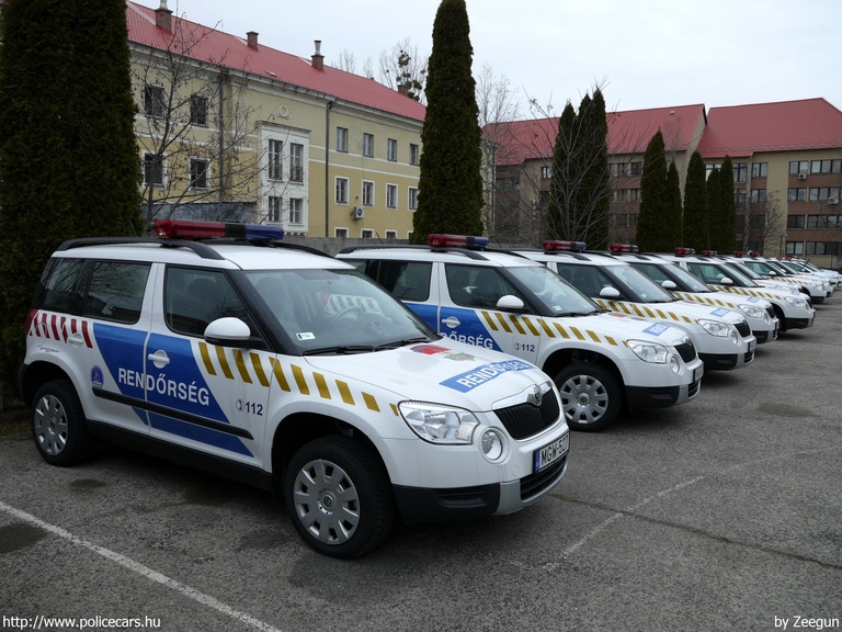 Skoda Yeti, fotó: Zeegun
Keywords: rendőr rendőrautó rendőrség magyar Magyarország MGW-527 MGW-524 Hungary hungarian police policecar