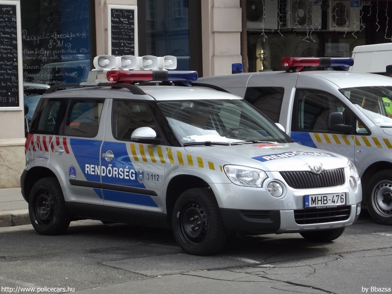 Skoda Yeti, fotó: Bbazsa
Keywords: rendőr rendőrautó rendőrség magyar Magyarország MHB-476 Hungary hungarian police policecar