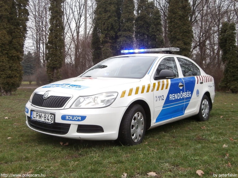 Skoda Octavia II TSi, fotó: peterfalvin
Keywords: rendőr rendőrautó rendőrség magyar Magyarország LPM-849 Hungary hungarian police policecar