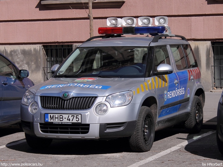 Skoda Yeti, fotó: HNorbert
Keywords: rendőr rendőrautó rendőrség magyar Magyarország MHB-475 Hungary hungarian police policecar
