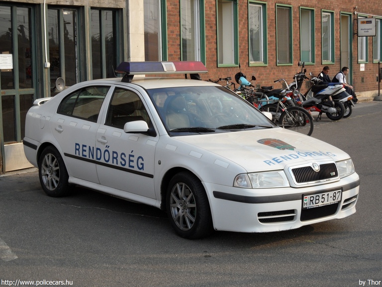 Skoda Octavia RS, fotó: Thor
Keywords: rendőrség rendőr rendőrautó magyar Magyarország RB51-87 Hungary hungarian police policecar