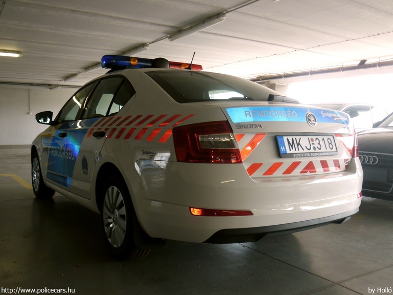 Skoda Octavia III 1.4 TSI, fotó: Holló
Keywords: rendőr rendőrautó rendőrség magyar Magyarország MKJ-318 Hungary hungarian police policecar