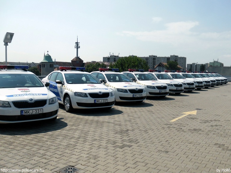 Skoda Octavia III 1.4 TSI, fotó: Holló
Keywords: rendőr rendőrautó rendőrség magyar Magyarország MKJ-331 MKJ-337 MKJ-340 Hungary hungarian police policecar