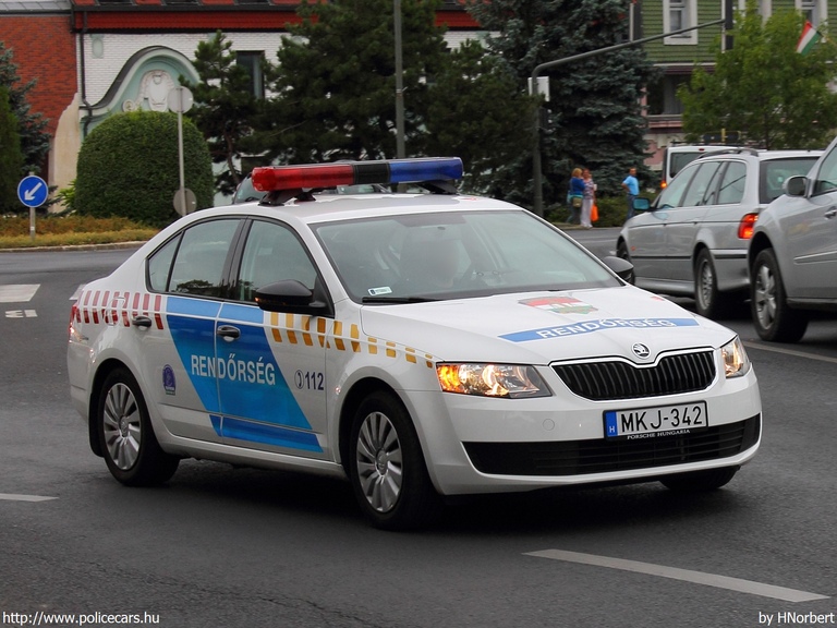 Skoda Octavia III 1.4 TSI, fotó: HNorbert
Keywords: rendőrautó rendőrség rendőr magyar Magyarország MKJ-342 Hungary hungarian police policecar