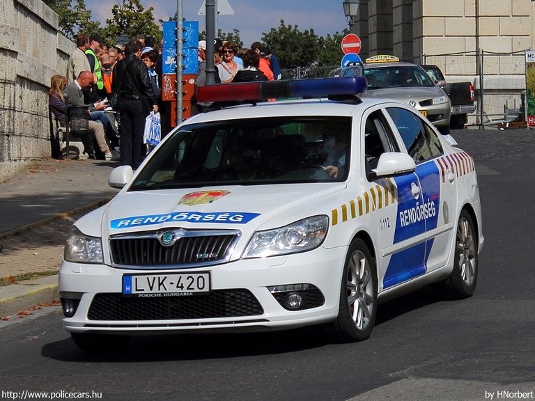 Skoda Octavia II vRS facelift, fotó: HNorbert
Keywords: rendőr rendőrautó rendőrség magyar Magyarország LVK-420 Hungary hungarian police policecar