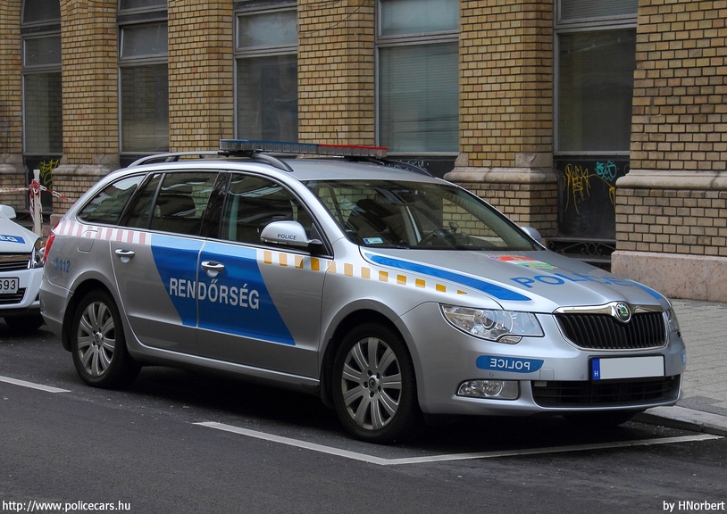 Skoda Superb, fotó: HNorbert
Keywords: rendőr rendőrautó rendőrség magyar Magyarország Hungary hungarian police policecar