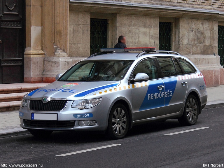 Skoda Superb, fotó: HNorbert
Keywords: rendőr rendőrautó rendőrség magyar Magyarország Hungary hungarian police policecar