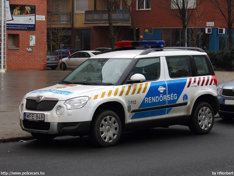 Skoda Yeti, fotó: HNorbert
Keywords: rendőr rendőrautó rendőrség magyar Magyarország MFE-848 Hungary hungarian police policecar