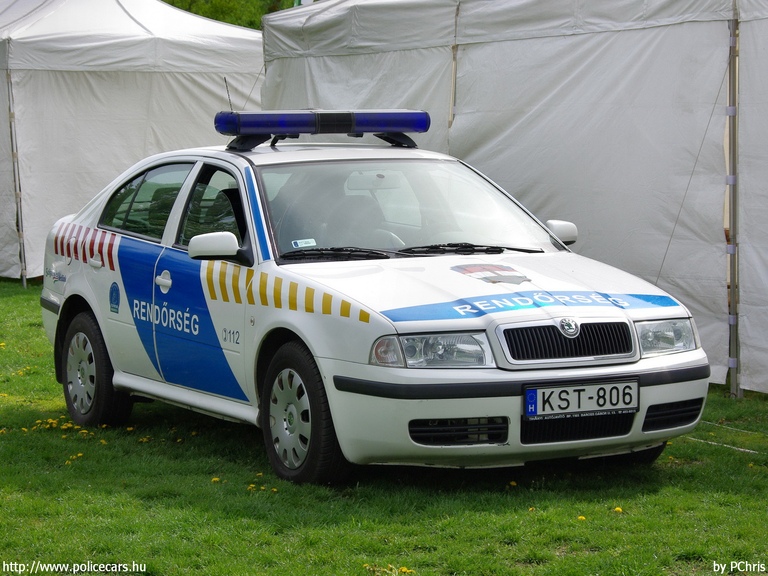 Skoda Octavia, fotó: PChris
Keywords: rendőrség rendőrautó rendőr magyar Magyarország KST-806 Hungary hungarian police policecar