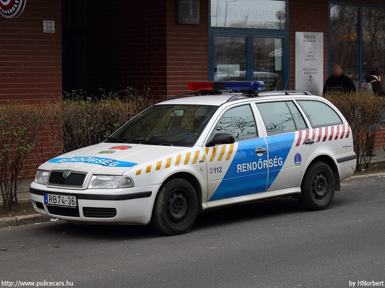 Skoda Octavia, fotó: HNorbert
Keywords: rendőrautó rendőrség rendőr magyar Magyarország RB74-36 Hungary hungarian police policecar