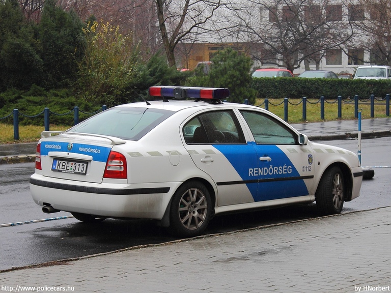 Skoda Octavia RS, fotó: HNorbert
Keywords: rendőrség rendőrautó rendőr magyar Magyarország KBE-313 Hungary hungarian police policecar