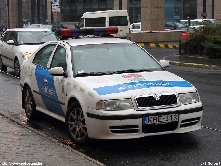 Skoda Octavia RS, fotó: HNorbert
Keywords: rendőrség rendőrautó rendőr magyar Magyarország KBE-313 Hungary hungarian police policecar
