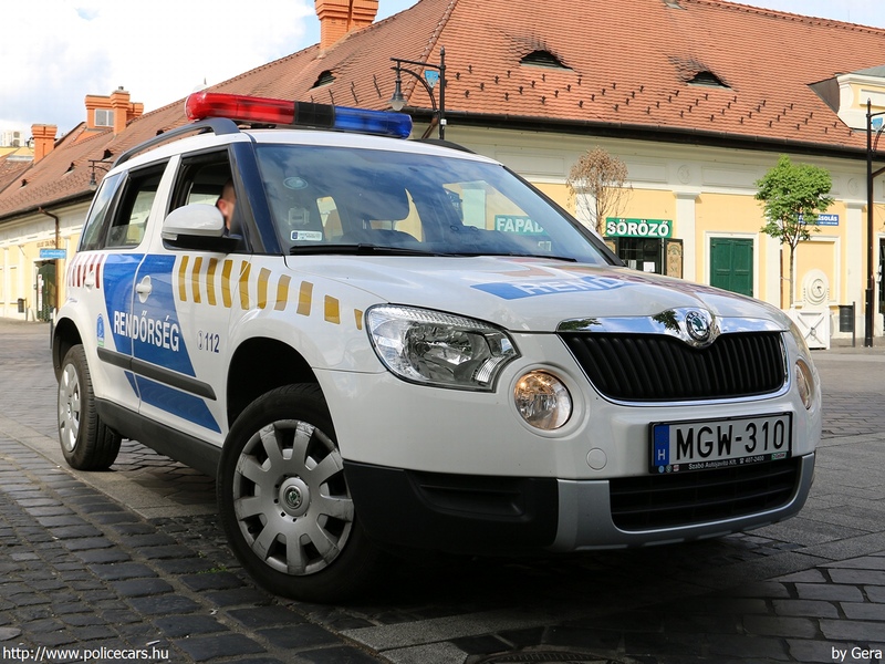 Skoda Yeti, fotó: Gera
Keywords: rendőrautó rendőrség rendőr magyar Magyarország MGW-310 Hungary hungarian police policecar