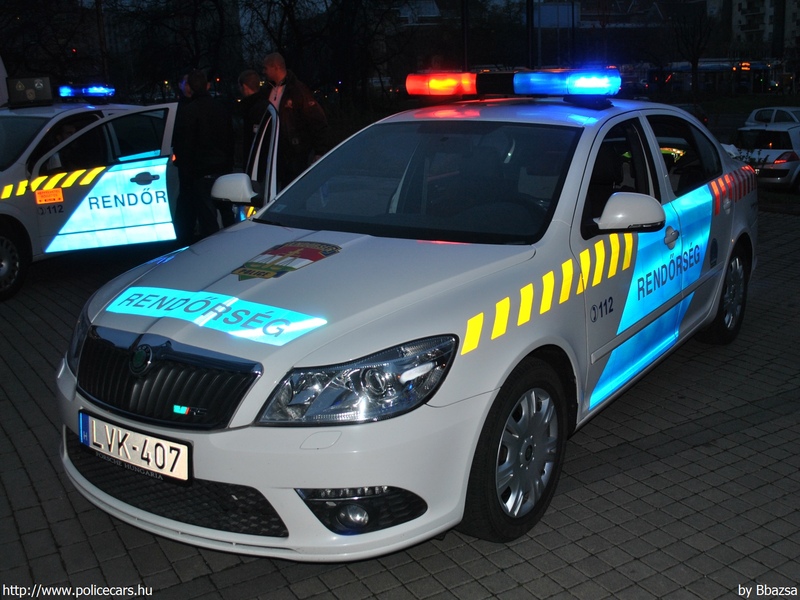 Skoda Octavia II vRS facelift, fotó: Bbazsa
Keywords: rendőr rendőrautó rendőrség magyar Magyarország LVK-407 Hungary hungarian police policecar