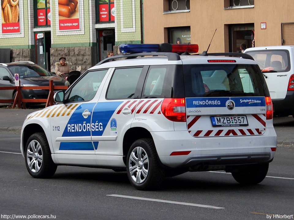 Skoda Yeti 2.0 CR TDI 4x4, fotó: HNorbert
Keywords: rendőr rendőrautó rendőrség magyar Magyarország MZB-557 Hungary hungarian police policecar