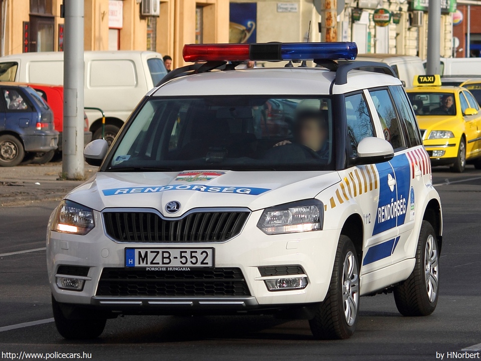 Skoda Yeti 2.0 CR TDI 4x4, fotó: HNorbert
Keywords: rendőr rendőrautó rendőrség magyar Magyarország MZB-552 Hungary hungarian police policecar