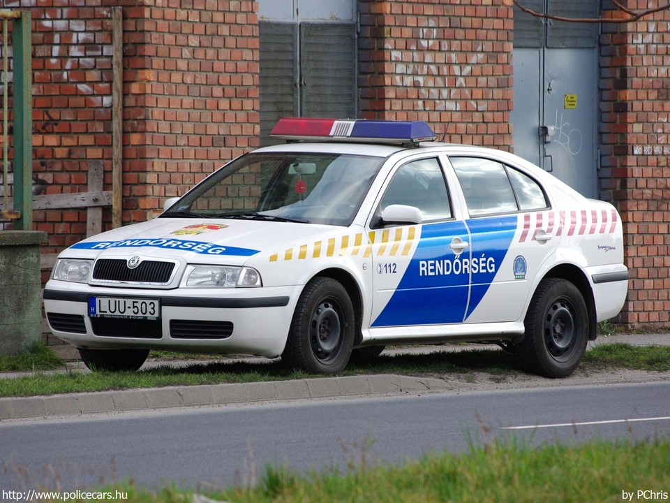 Skoda Octavia, fotó: PChris
Keywords: rendőr rendőrautó rendőrség magyar Magyarország LUU-503 Hungary hungarian police policecar
