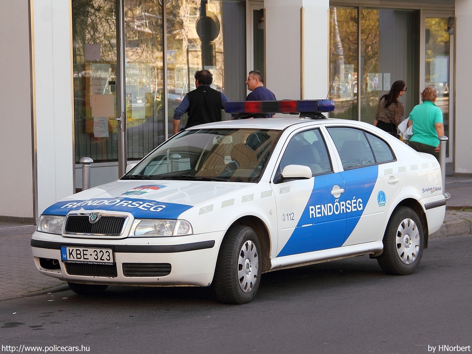 Skoda Octavia, fotó: HNorbert
Keywords: rendőr rendőrautó rendőrség magyar Magyarország Hungary hungarian police policecar kbe-323