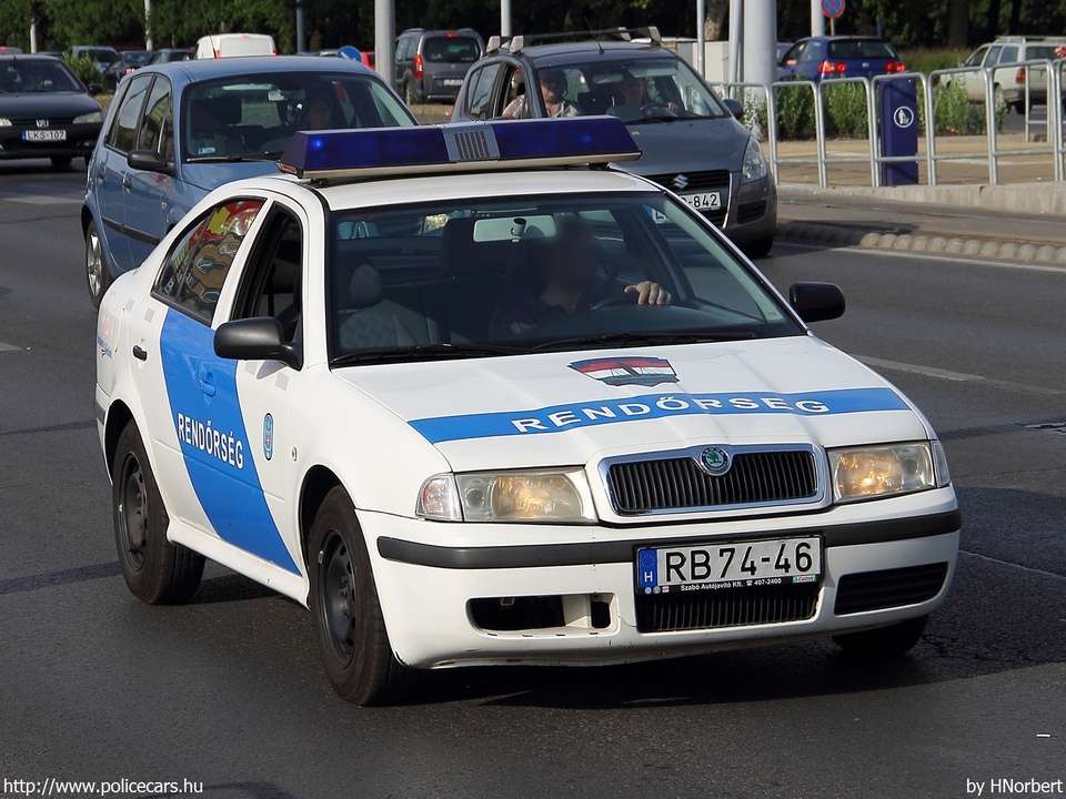 Skoda Octavia, fotó: HNorbert
Keywords: rendőr rendőrautó rendőrség magyar Magyarország Hungary hungarian police policecar rb74-46