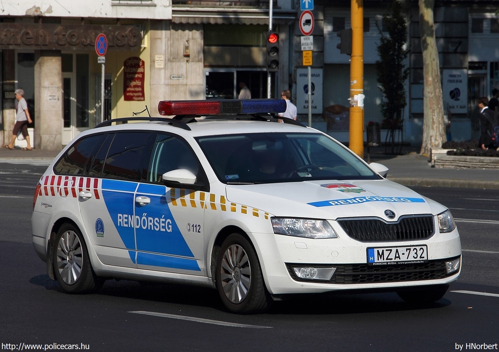 Skoda Octavia III Combi 1.4 TSI, fotó: HNorbert
Keywords: rendőr rendőrautó rendőrség magyar Magyarország Hungary hungarian police policecar mza-732