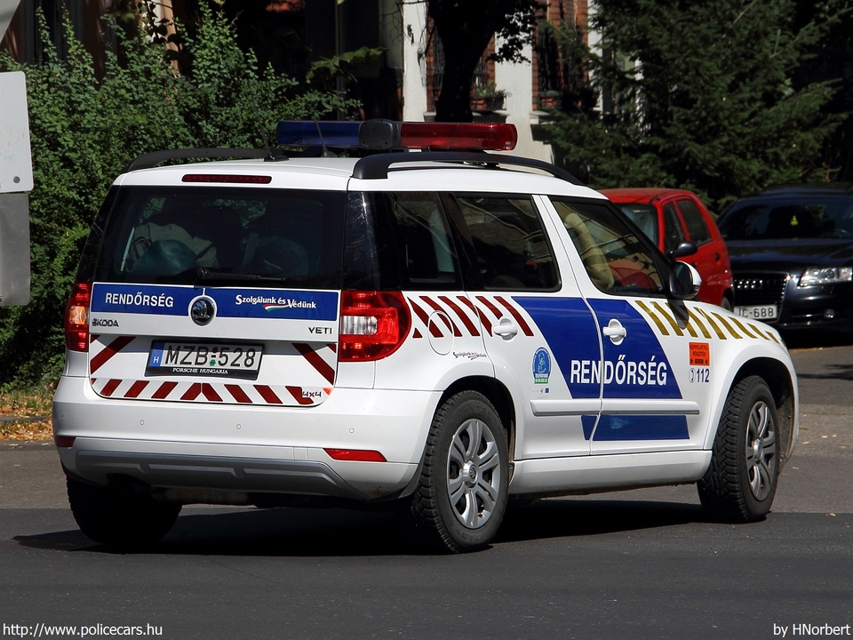 Skoda Yeti 2.0 CR TDI 4x4, fotó: HNorbert
Keywords: rendőr rendőrautó rendőrség magyar Magyarország Hungary hungarian police policecar mzb-528
