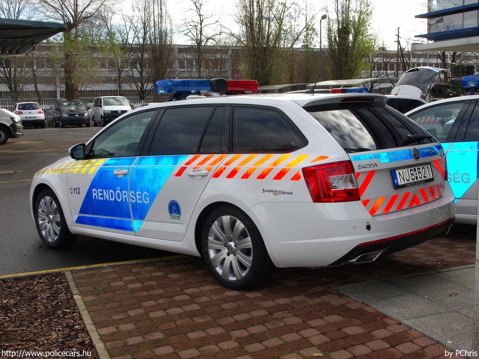 Skoda Octavia Combi RS 2.0 TSI DSG, fotó: PChris
Keywords: rendőr rendőrautó rendőrség magyar Magyarország NJS-521 hungarian Hungary police policecar