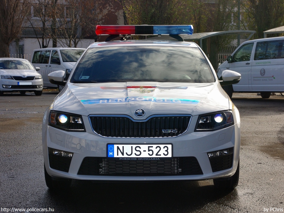 Skoda Octavia Combi RS 2.0 TSI DSG, fotó: PChris
Keywords: rendőr rendőrautó rendőrség magyar Magyarország NJS-523 hungarian Hungary police policecar