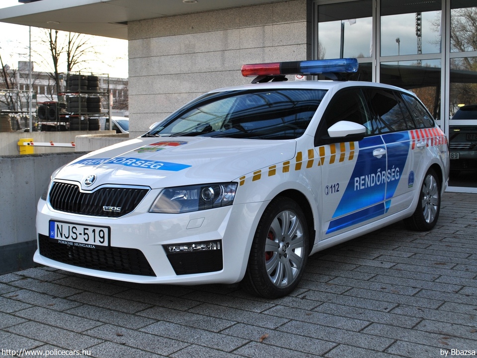 Skoda Octavia Combi RS 2.0 TSI DSG, fotó: Bbazsa
Keywords: rendőr rendőrautó rendőrség magyar Magyarország NJS-519 hungarian Hungary police policecar