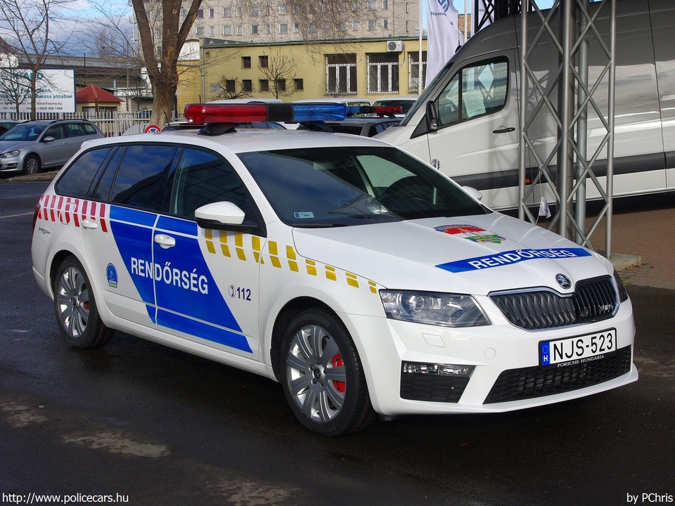 Skoda Octavia Combi RS 2.0 TSI DSG, fotó: PChris
Keywords: rendőr rendőrautó rendőrség magyar Magyarország NJS-523 hungarian Hungary police policecar