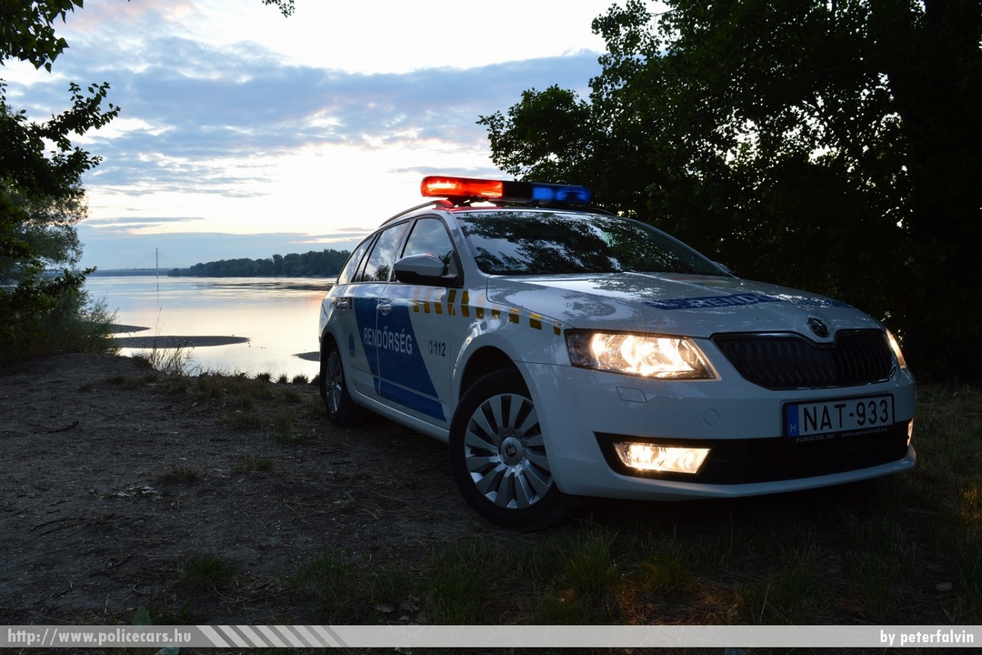 Skoda Octavia III Combi 1.4 TSI, fotó: peterfalvin
Keywords: rendőr rendőrautó rendőrség magyar Magyarország hungarian Hungary police policecar NAT-933