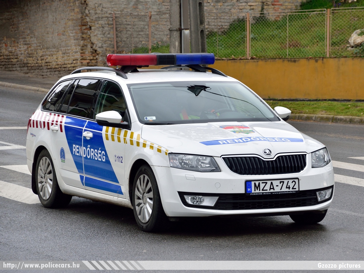 Skoda Octavia III Combi 1.4 TSI, fotó: Gzozzo pictures
Keywords: rendőr rendőrautó rendőrség magyar Magyarország hungarian Hungary police policecar MZA-742