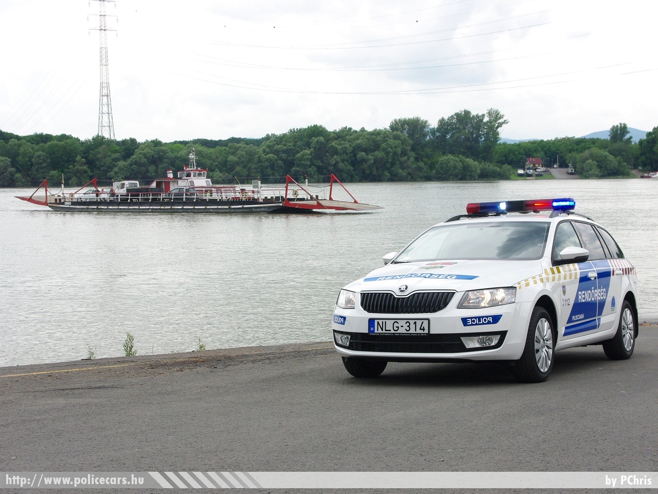 Skoda Octavia III Combi, fotó: PChris
Keywords: rendőr rendőrautó rendőrség magyar Magyarország hungarian Hungary police policecar NLG-314