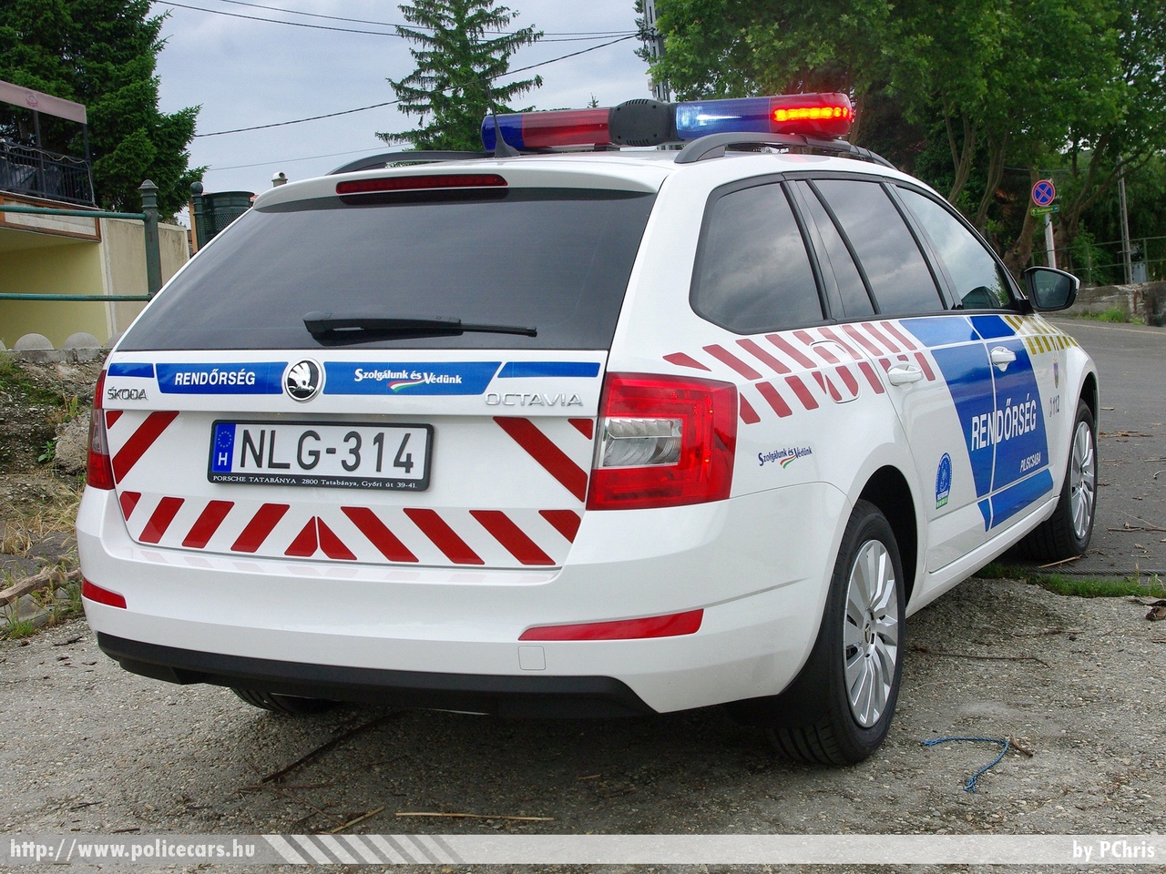Skoda Octavia III Combi, fotó: PChris
Keywords: rendőr rendőrautó rendőrség magyar Magyarország hungarian Hungary police policecar NLG-314