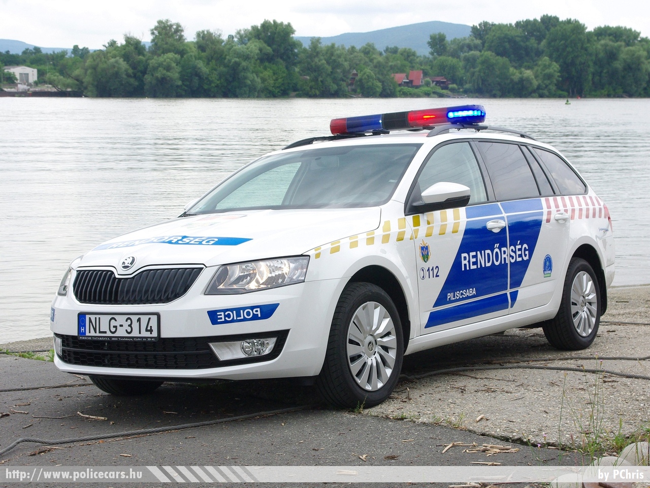 Skoda Octavia III Combi, fotó: PChris
Keywords: rendőr rendőrautó rendőrség magyar Magyarország hungarian Hungary police policecar NLG-314