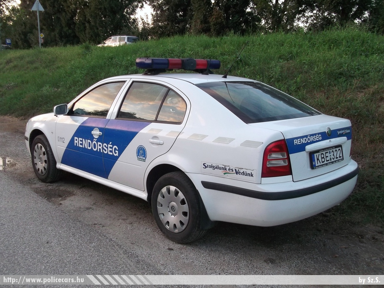 Skoda Octavia, fotó: Sz.S
Keywords: rendőr rendőrautó rendőrség magyar Magyarország hungarian Hungary police policecar KBE-322