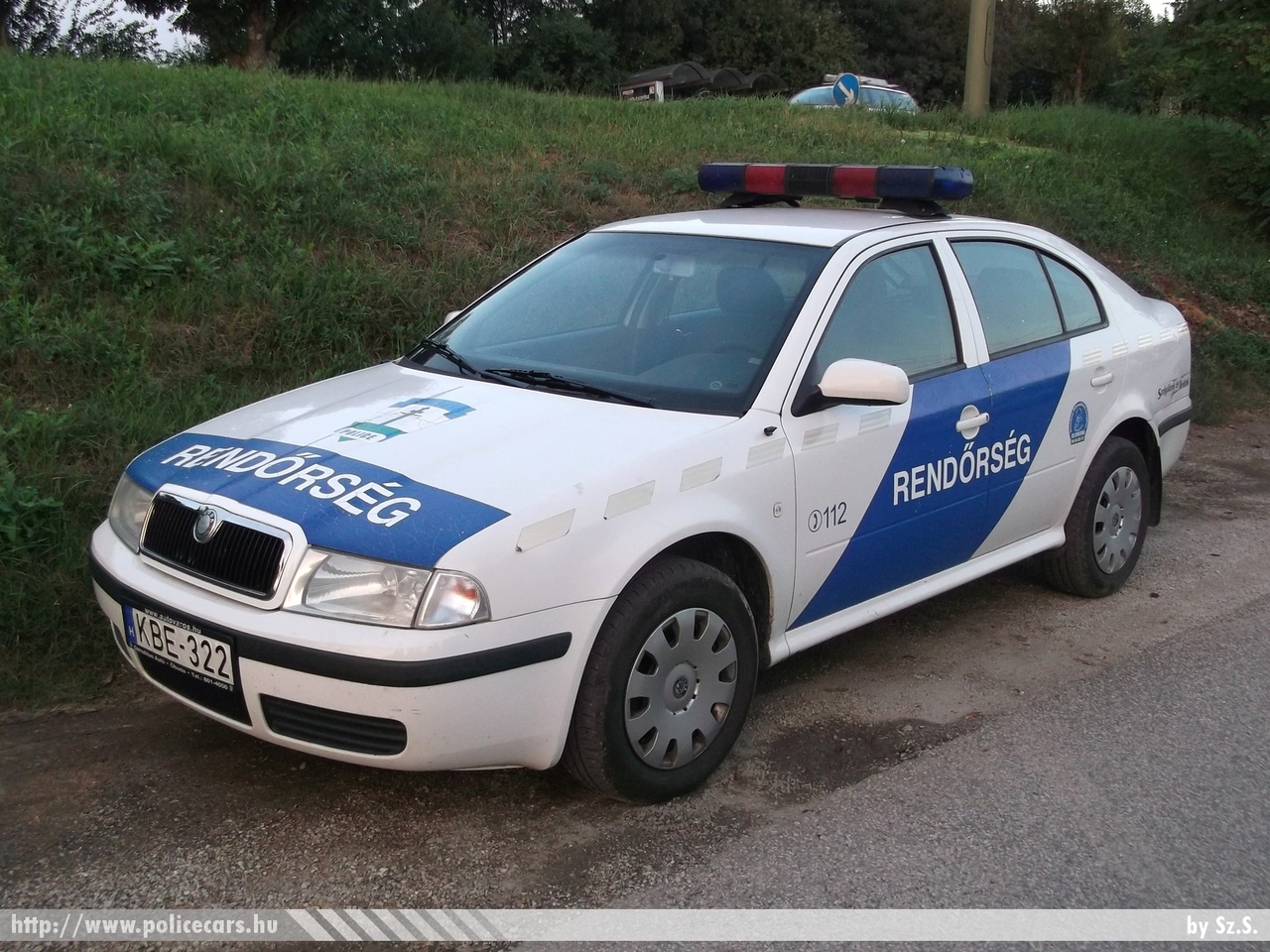 Skoda Octavia, fotó: Sz.S
Keywords: rendőr rendőrautó rendőrség magyar Magyarország hungarian Hungary police policecar KBE-322