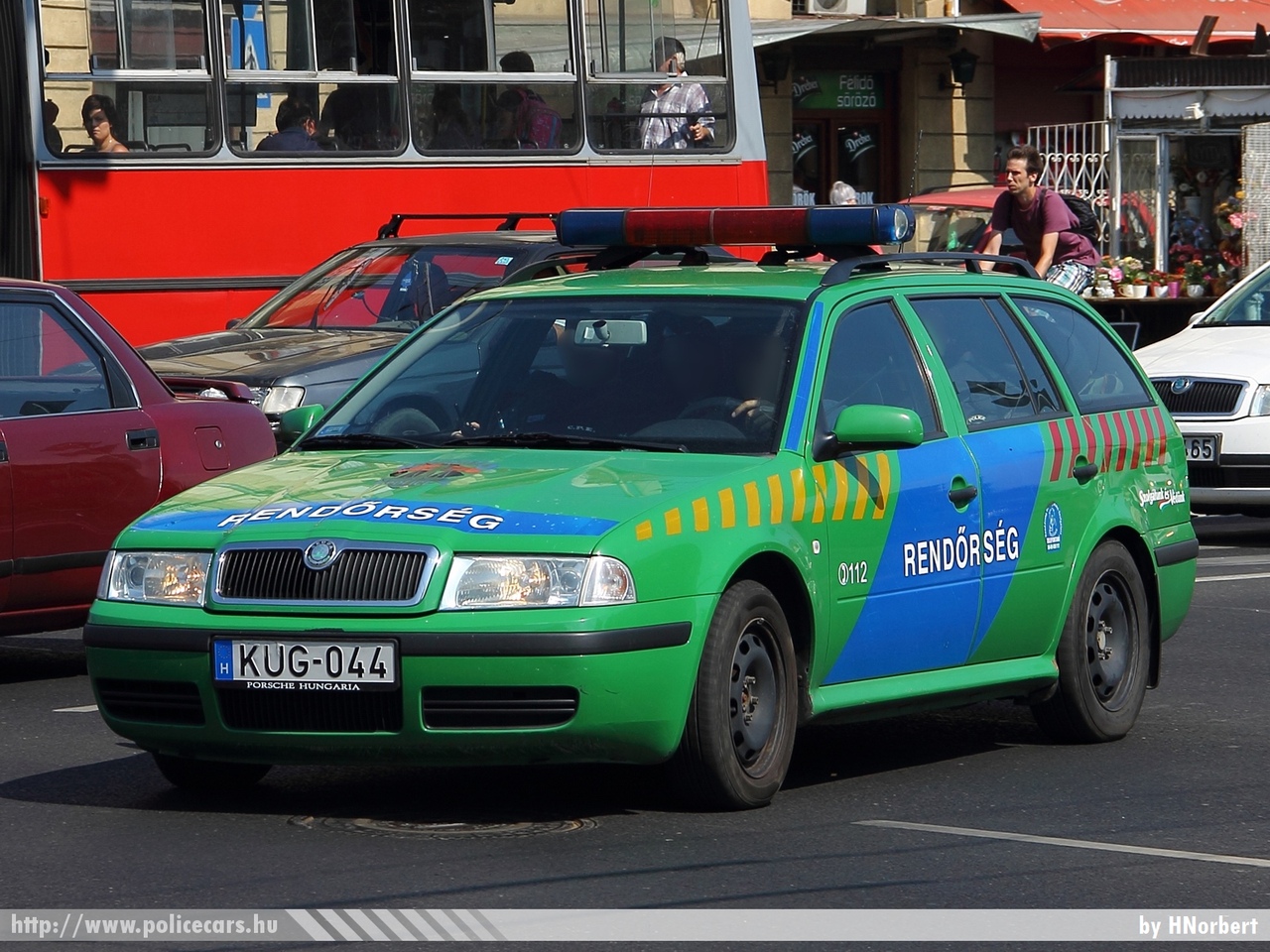 Skoda Octavia Combi Tour 1.9 PD TDI, fotó: HNorbert
Keywords: rendőr rendőrautó rendőrség magyar Magyarország hungarian Hungary police policecar KUG-044